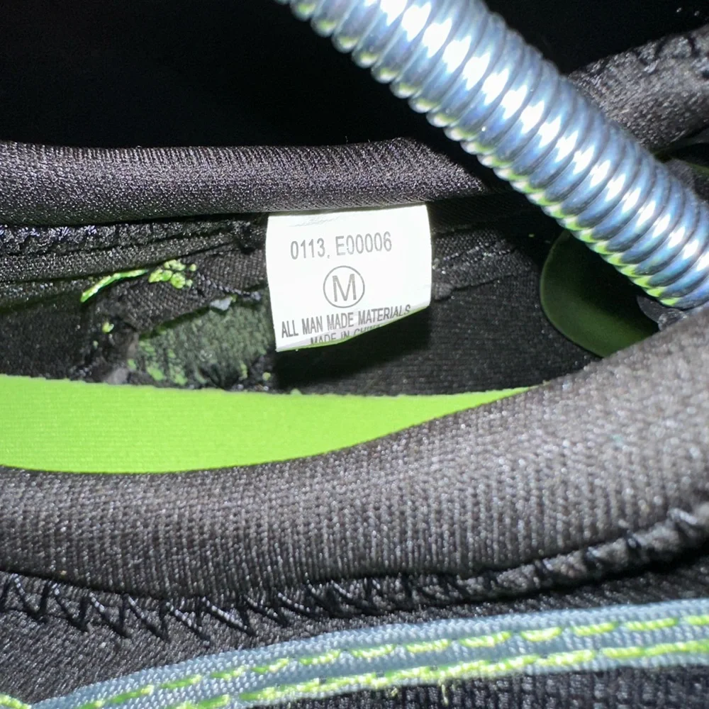 SLIP ON WATER SHOES SPEEDO Black w/LIME GREEN KIDS Med. Size 2/3